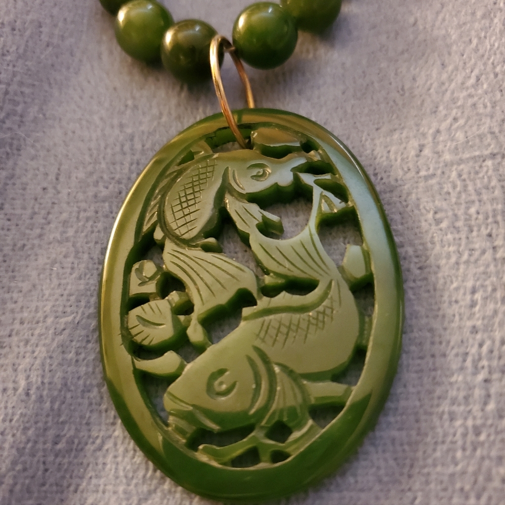 15-16" Green Jade Necklace and Pendent